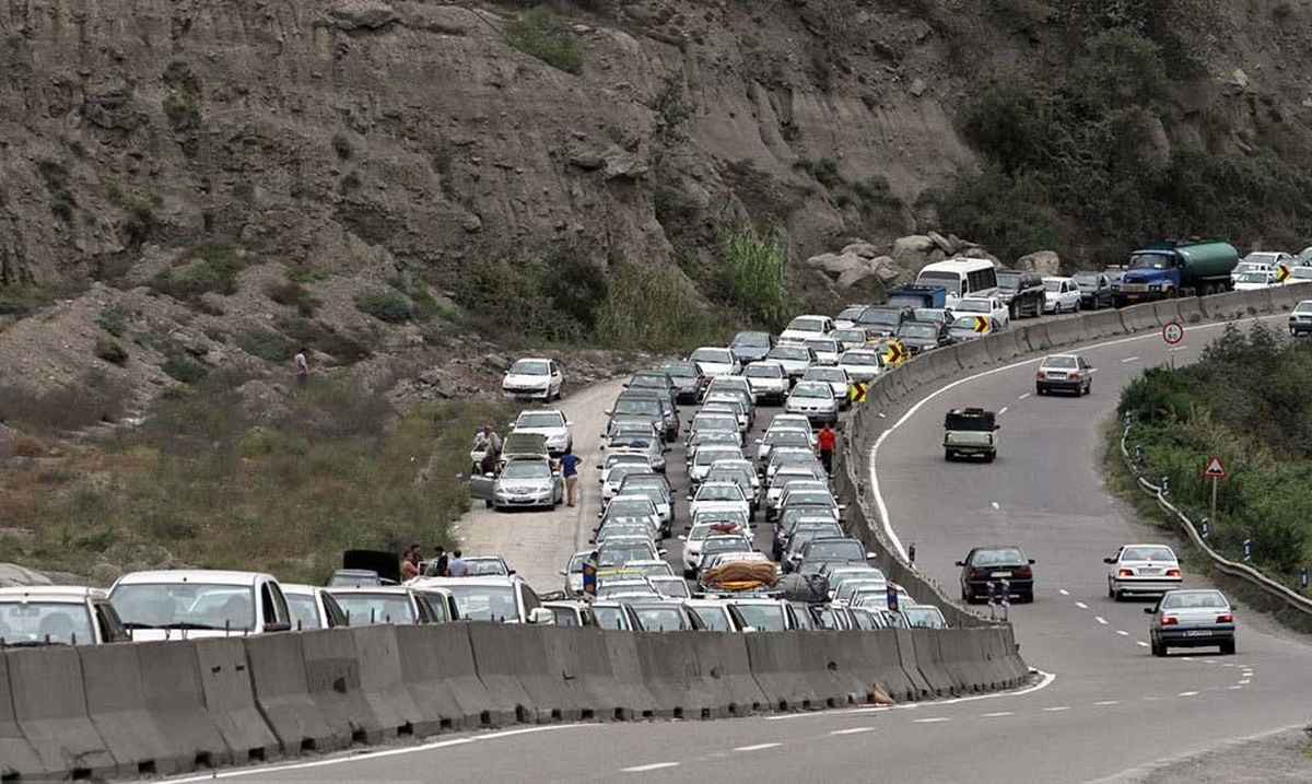 نمایی از ترافیک جاده‌ی مازندران